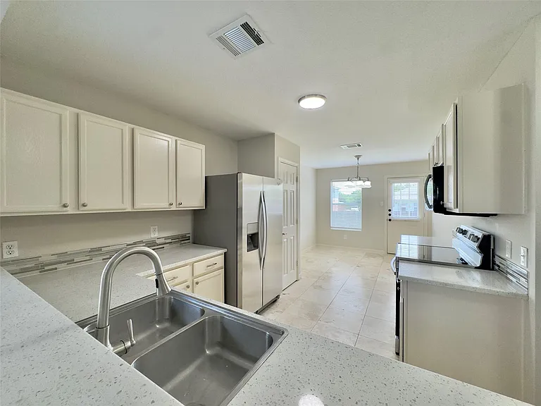 204 Woodley Rd — Photo 20