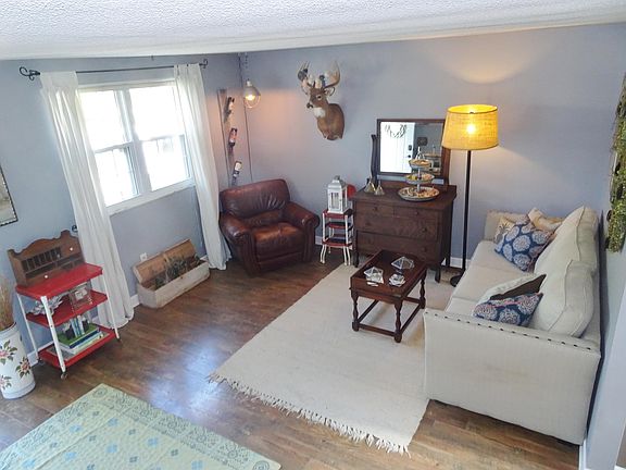 4th image of 8496 Seabright Dr