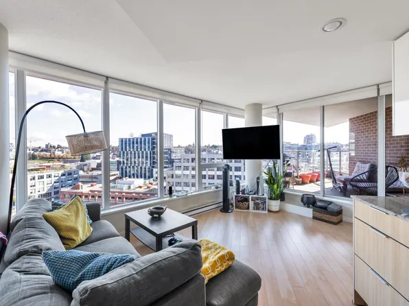 445 W 2nd Ave #1209, Vancouver, BC V5Y 0E8
