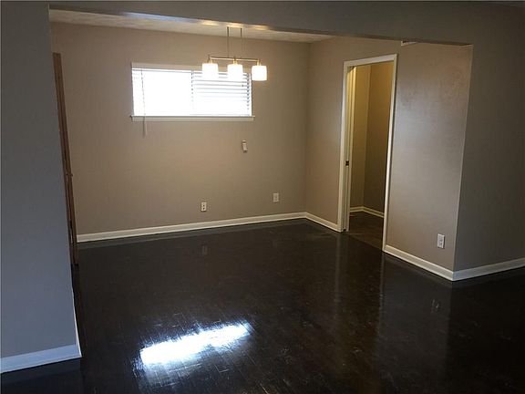 5th image of 2926 Touraine Dr