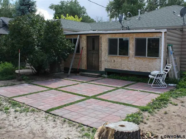509 S 6th St, Douglas, WY 82633