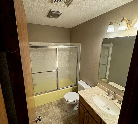 5th image of 904 Shannon Ln