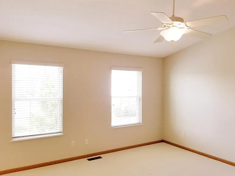 5912 Treven Way — Photo 20