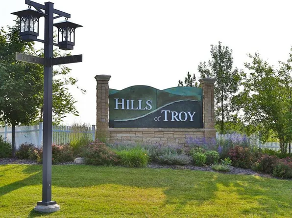 725 Crest Curv #53, Hudson, WI 54016
