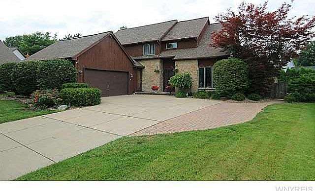 1st image of 32 Tudor Ct