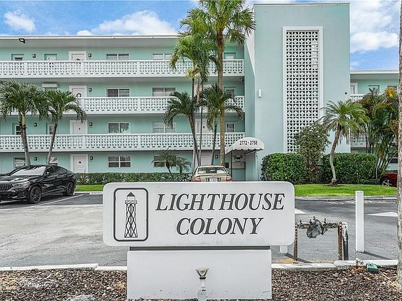3rd image of 2758 NE 30th Avenue #4C