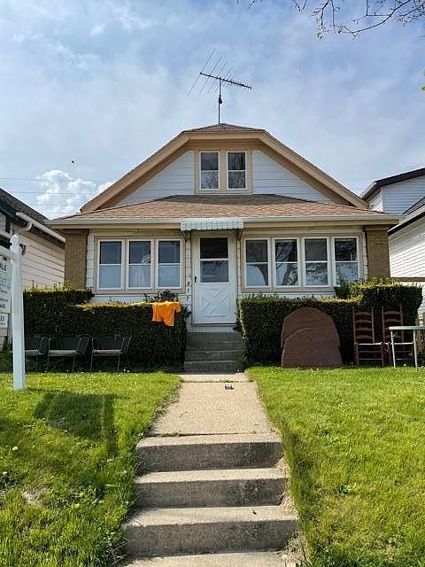 2nd image of 817 E Keefe Ave