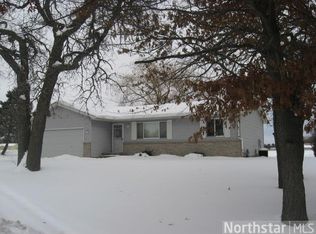 6317 Cougar Trl, North Branch, MN 55056