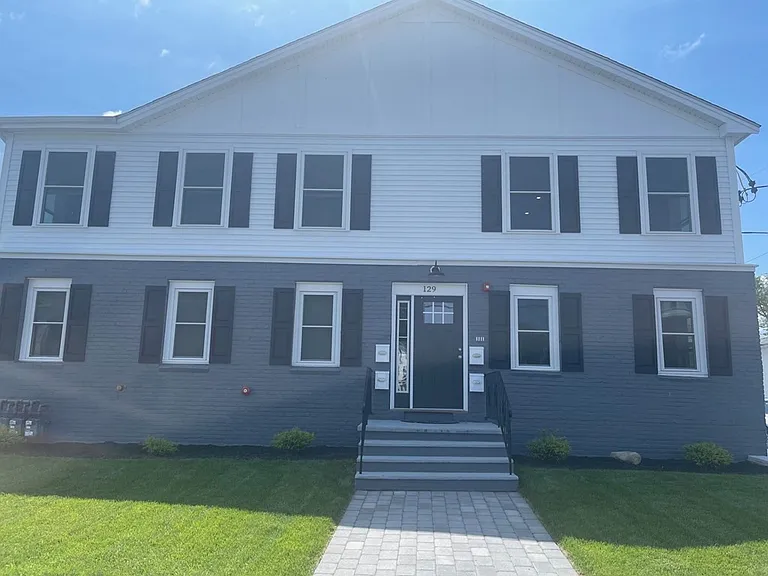 129 Pleasant St #2 — Photo 12