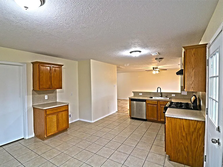 4727 Ivy Meadow Ln — Photo 12