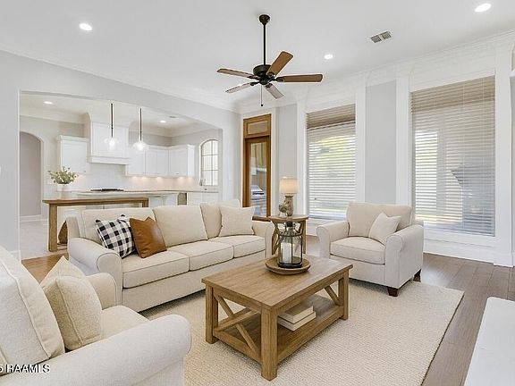 3rd image of 501 Bronze Palm Way