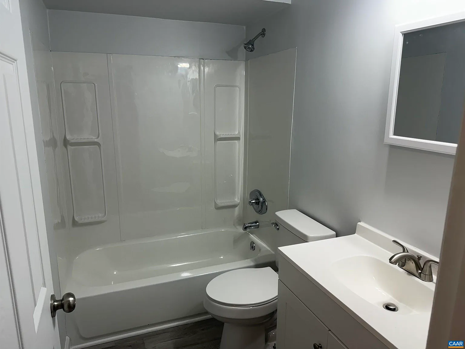 2 bed, 1.0 bath, 954 sqft, $2,000 — Photo 4