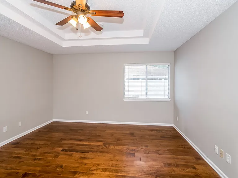 3338 Ayrshire St — Photo 8