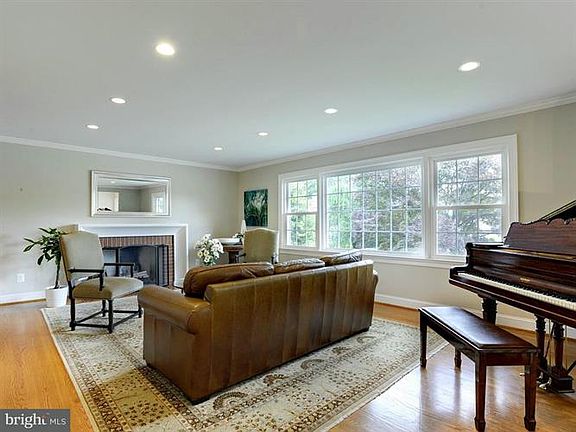 4th image of 6217 Kellogg Dr
