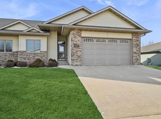 1502 1st St SE, Waverly, IA 50677