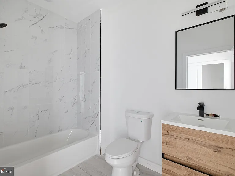 613 N Brooklyn St #5 — Photo 5