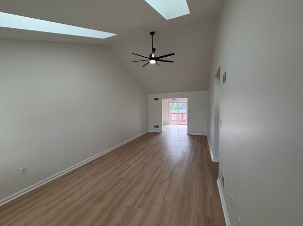 43 Knollwood Rd