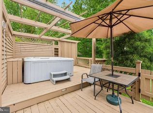 7514 Rolling Rd, Springfield, VA 22153