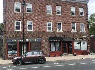 246 Humphrey St APT 5, Swampscott, MA 01907