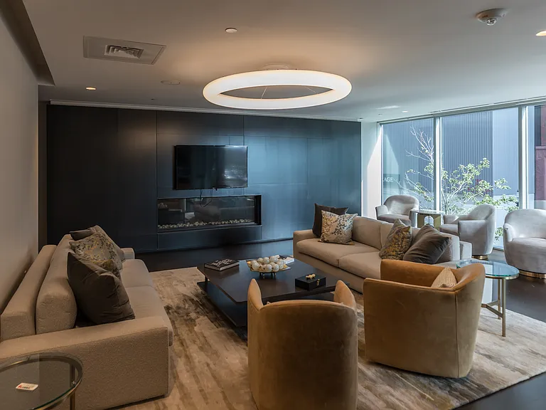 32 Traveler St #Penthouse 8 — Photo 20