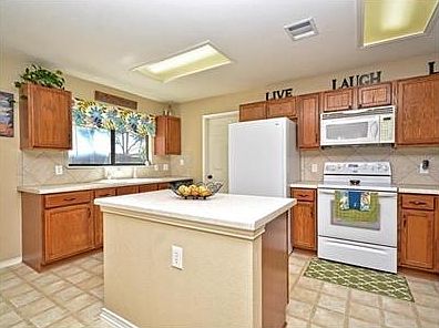 5th image of 2208 Cottontail Dr