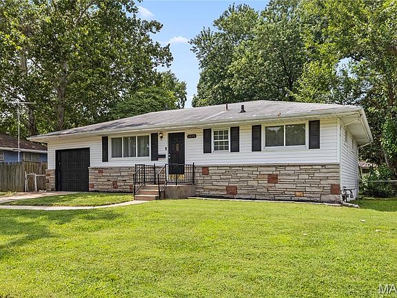 3rd image of 1695 Marshall Ct