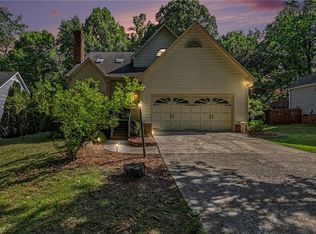 6313 Lakebend Ct, Greensboro, NC 27410