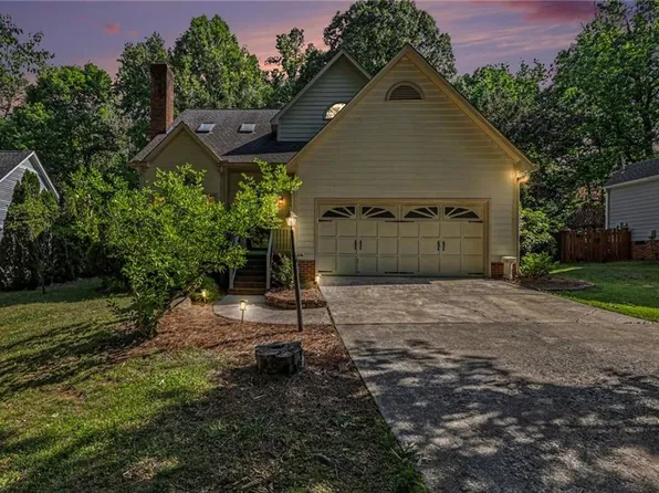 6313 Lakebend Ct, Greensboro, NC 27410