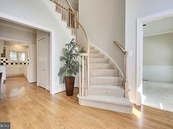 4th image of 12 China Rose Ct