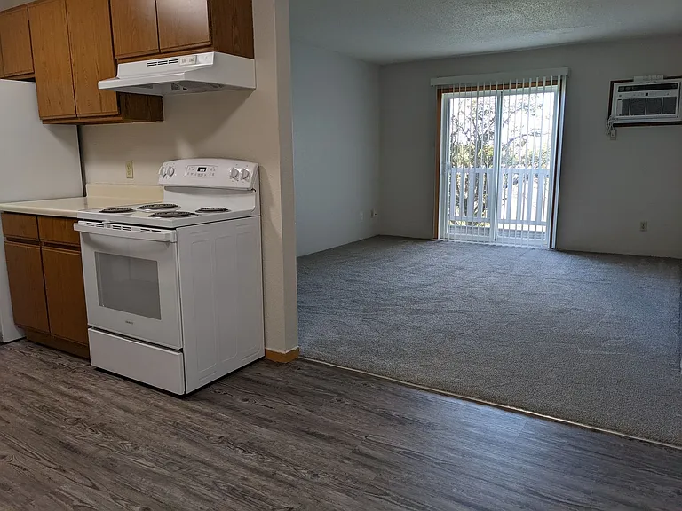 Landview Apartments — Photo 8