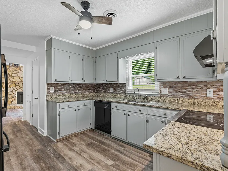 528 River Oak Dr — Photo 11
