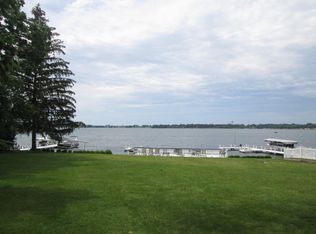 1409 S Shore Dr, Delavan, WI 53115