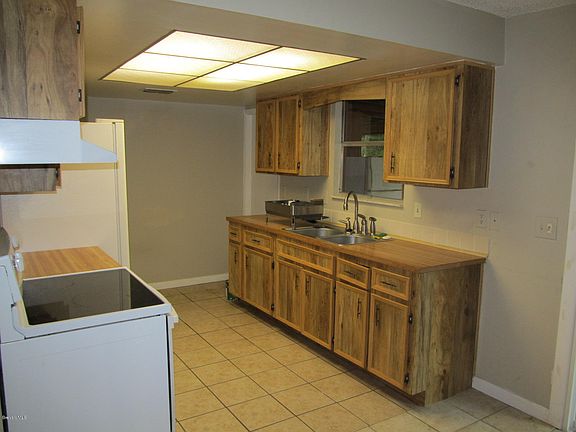 3rd image of 348 Woodland Ave Unit Ab