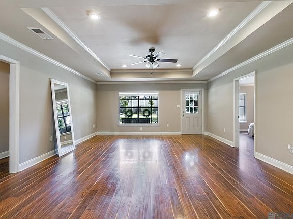 3rd image of 16425 Spanish Ct