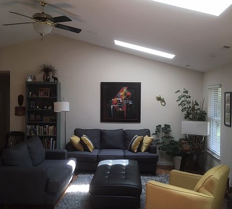 3rd image of 211 Wellington Dr