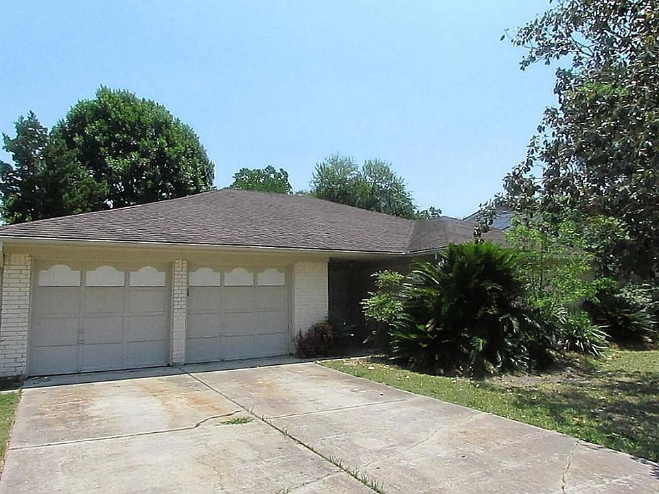 1st image of 11907 N Petersham Dr