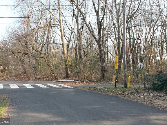 4th image of New Jersey Ave