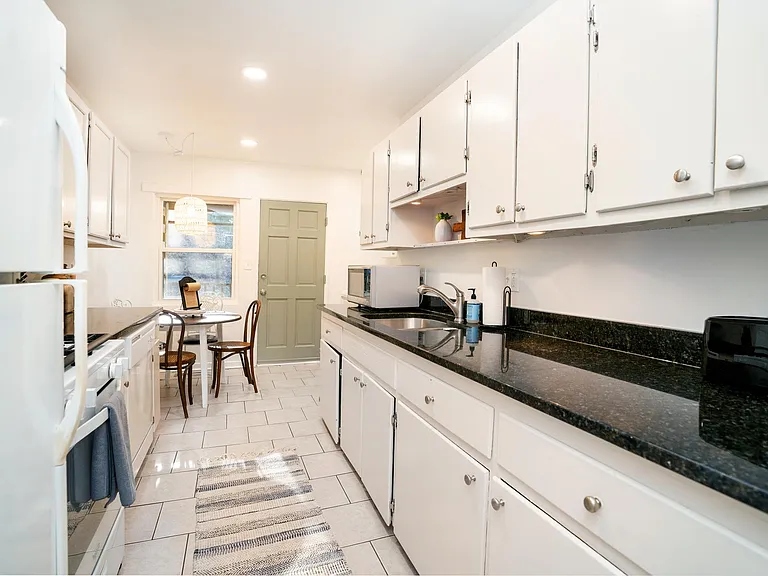 Kitchen/Dining area