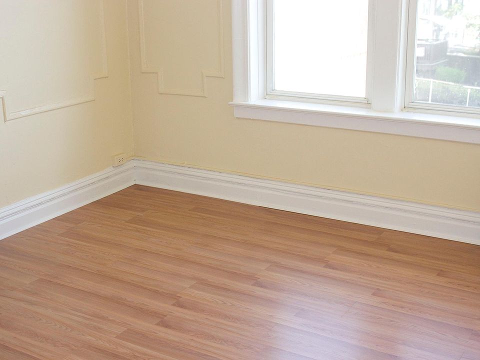 2nd image of 359 Danforth Ave APT 3