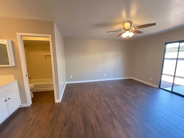 6811 Klamath Way — Photo 17