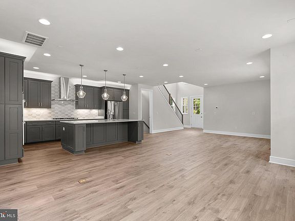 4th image of 23139 Glenwood Heights Cir