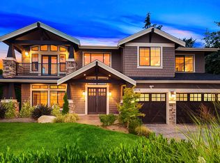 9226 NE 13th St, Clyde Hill, WA 98004