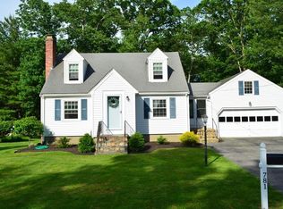 781 Lowell St, Lynnfield, MA 01940