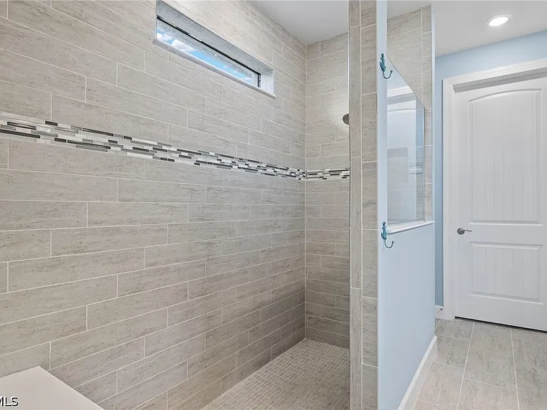 19564 Utopia Ln — Photo 18