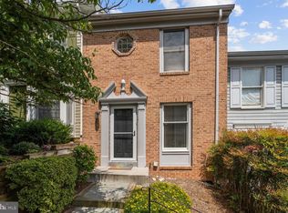 5047 9th St S, Arlington, VA 22204
