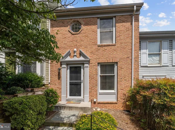 5047 9th St S, Arlington, VA 22204
