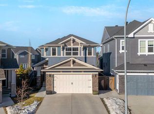35 SE Cougar Ridge Pl SW, Calgary, AB T3H 0V3