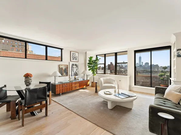 222 West 14th Street image 1 of 12