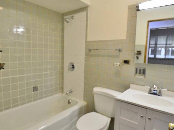 5th image of 6931 North Ave APT 8