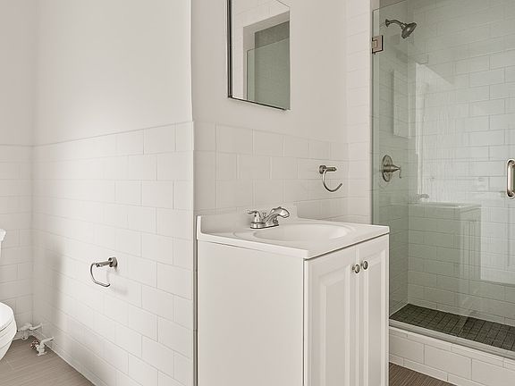 5th image of 807 Washington St APT 3